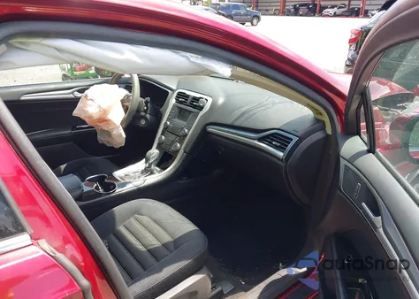 2015 Ford Fusion Se z USA, uszkodzony, nr VIN 3FA6P0H7XFR301302